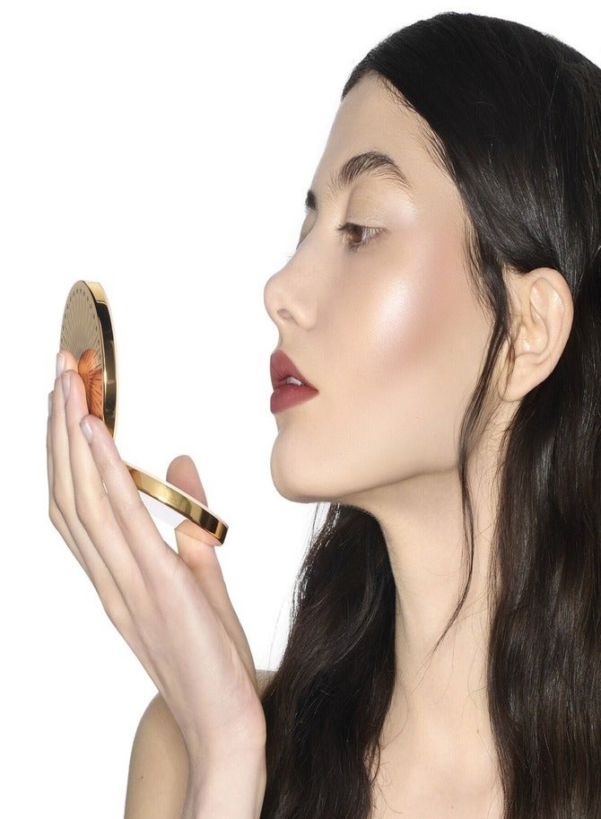 Gucci Glow Illuminating Highlighter 10g 01 Sunrise Gold - soft champagne | Multi-Use Gel-Powder Highlight - Image 4